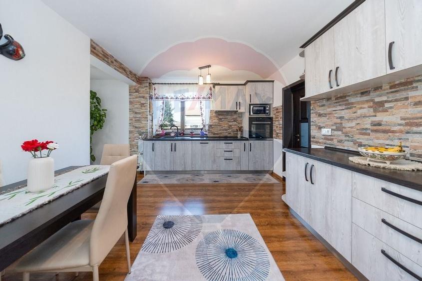 Casă de vânzare P+M - 8