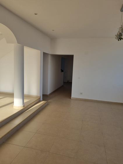 Proprietate generoasa- Casa cu 4 dormitoare si o curte mare - 2