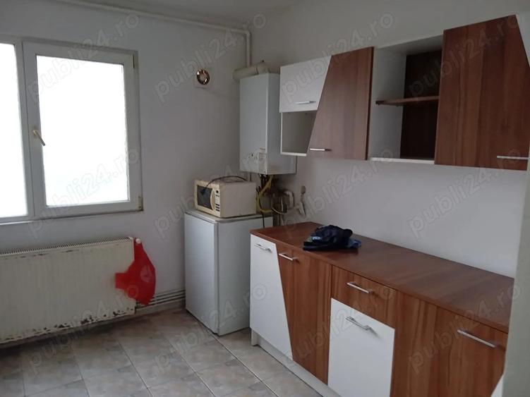 Inchiriez apartament o camera - 4