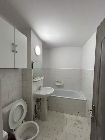 Apartament cu 4 camere de inchiriat - 2