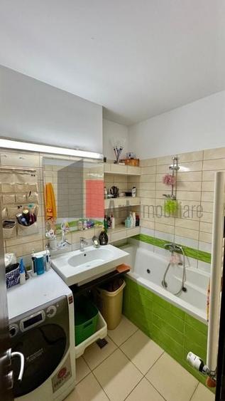 Apartament cu 3 camere decomandat în Tineretului