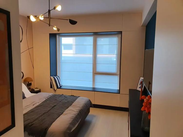 Apartament cu 3 camere decomandat în Titan