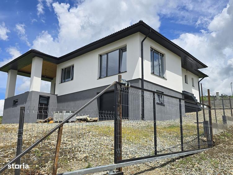 Casă cu 4 camere în Central