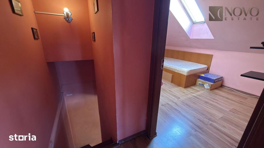 Apartament cu 3 camere semidecomandat în Ozana