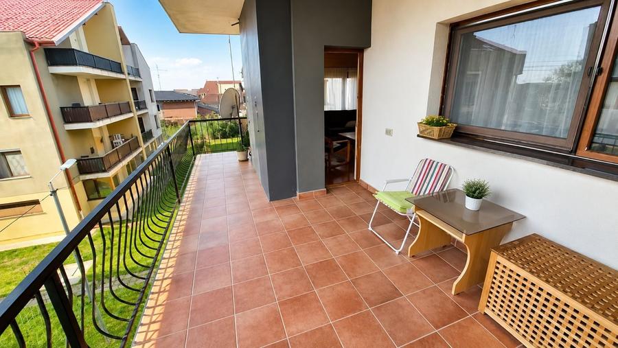 Apartament cu 3 camere decomandat, mobilat în Braytim