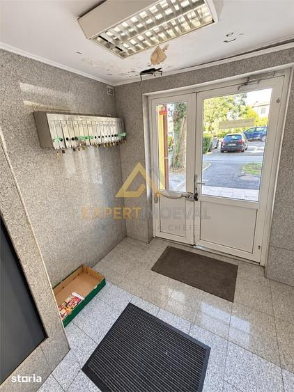 Apartament cu 2 camere semidecomandat în Traian