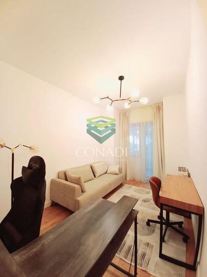 Apartament cu 4 camere semidecomandat în Herăstrău