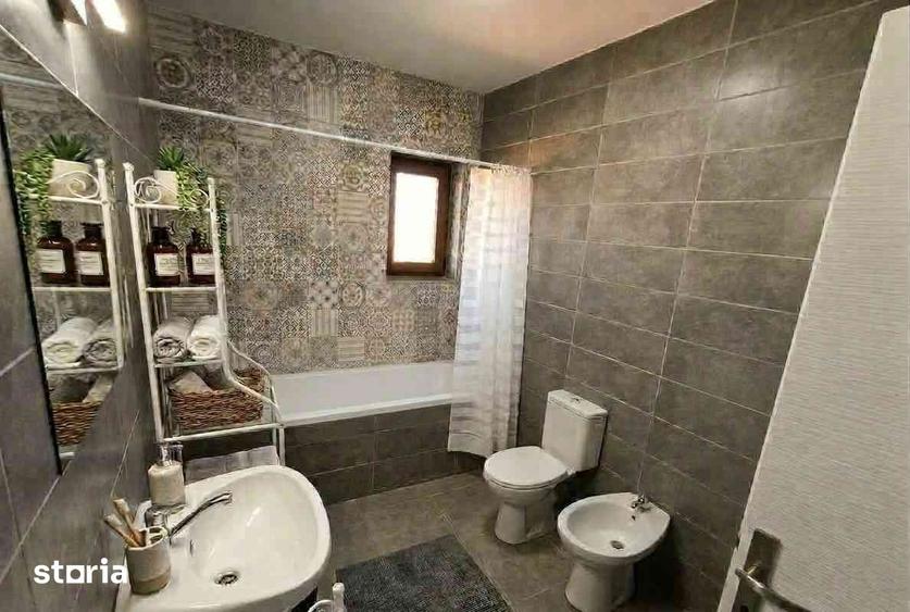 Casă cu 4 camere decomandat cu Teren 441 Mp în Săbăreni