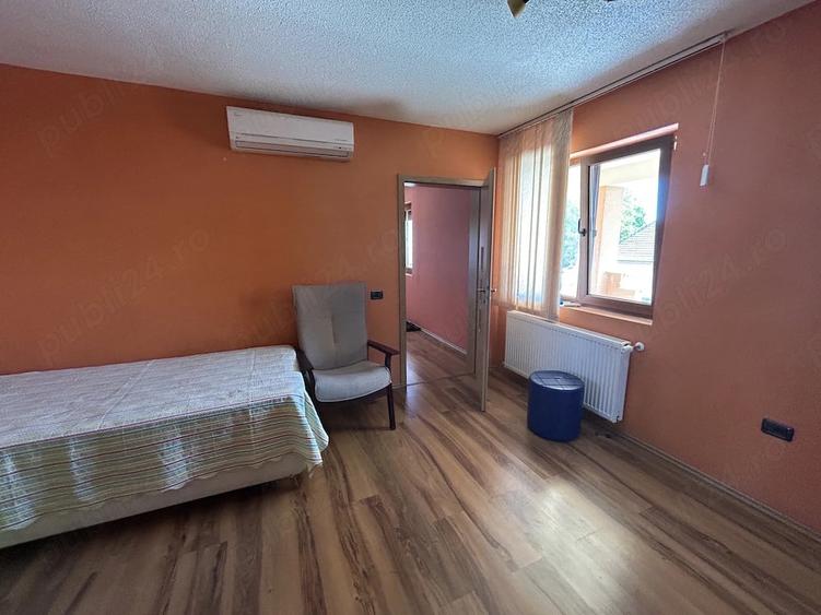 Casă cu 4 camere cu Teren 1812 Mp în Central
