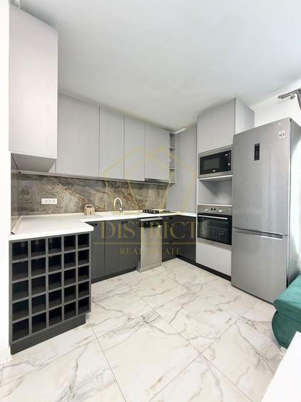 Apartament cu 3 camere semidecomandat, mobilat în Torontalului