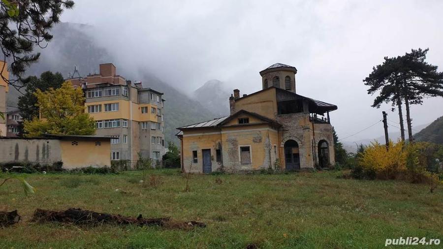Teren de 3000 mp, în Central