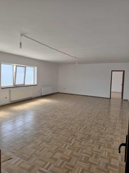 Spațiu comercial, de 75 mp, în Central