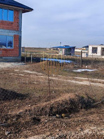 Teren Construcții intravilan de 400 mp, în Dobreni