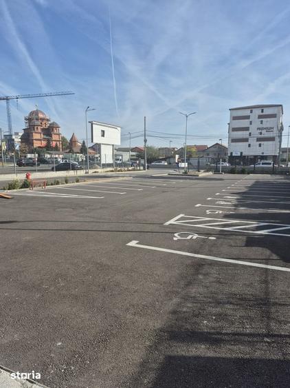 Spațiu comercial, de 1,200 mp, în Central