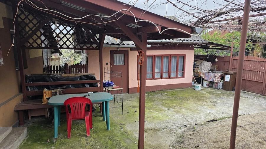 Casă cu 4 camere cu Teren 506 Mp în Călugăreni