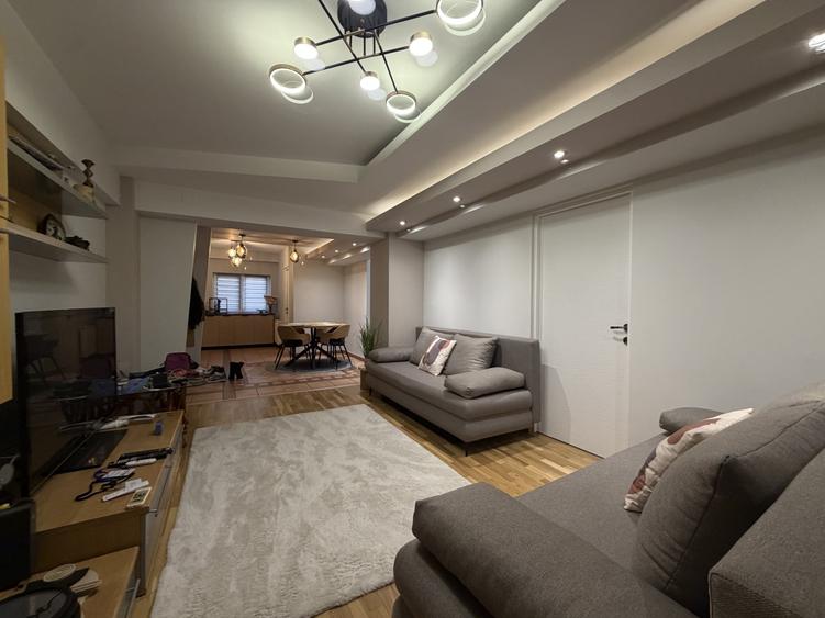 Apartament cu 3 camere decomandat, mobilat în Tipografilor