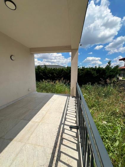 Apartament cu 4 camere semidecomandat în Corbeanca