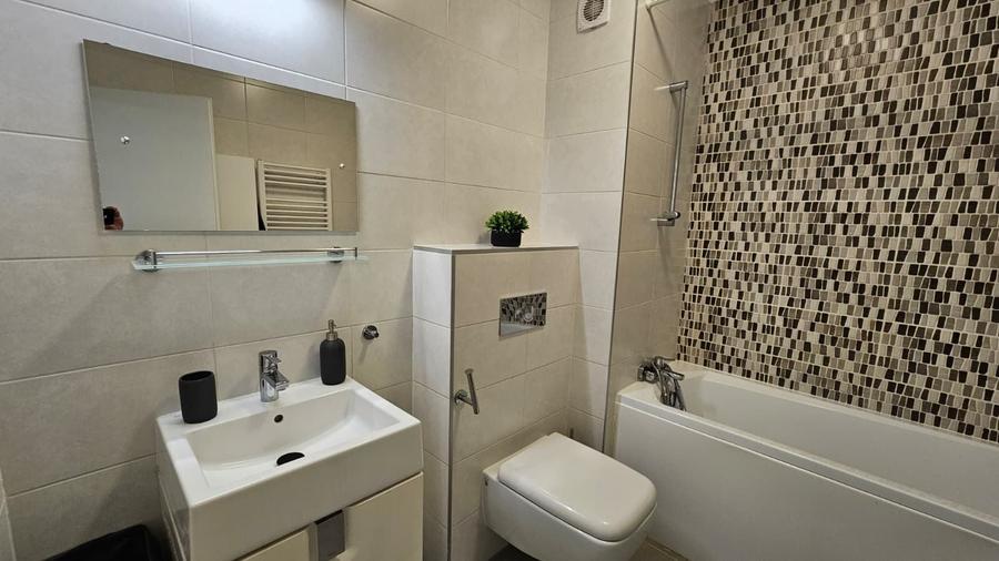 Apartament cu 2 camere semidecomandat, mobilat în Bună Ziua