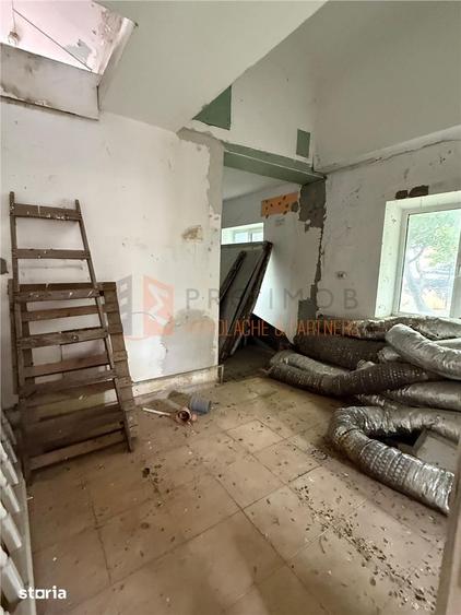 Casă cu 4 camere decomandat cu Teren 566 Mp în Central