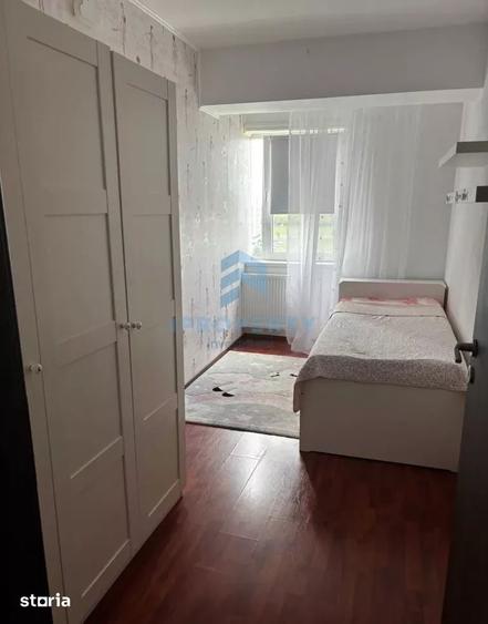 Apartament cu 3 camere decomandat în Valea Oltului