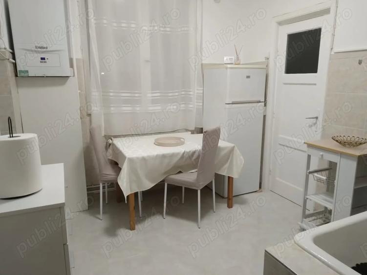 Apartament cu 2 camere decomandat în Romană