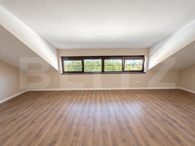 Duplex cu 6 camere cu Canalizare în Bucovina