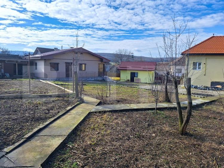 Casă individuală cu 5 camere cu Canalizare în Săliștea Nouă