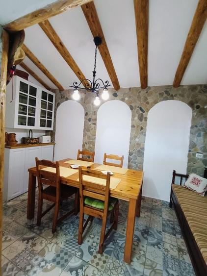 Casă cu 4 camere în Corbșori
