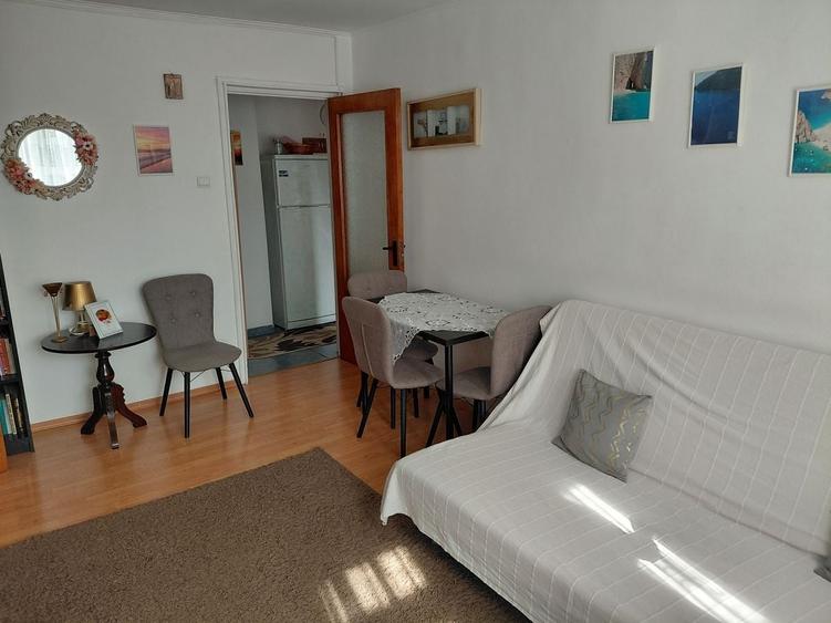 Apartament cu 2 camere semidecomandat, mobilat în Doamna Ghica
