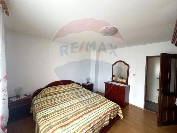 Casă / Vilă cu 6 camere de vânzare în com. Răcăciuni - 5