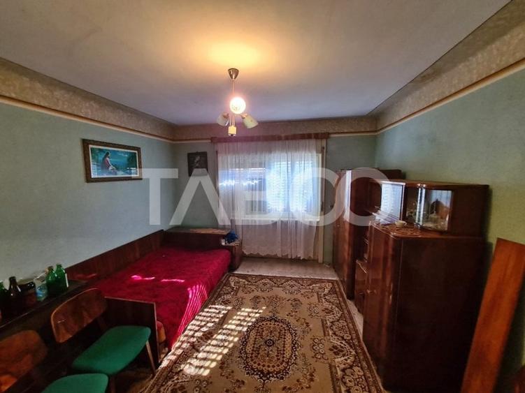 Casă individuală cu 5 camere cu Canalizare în Cut