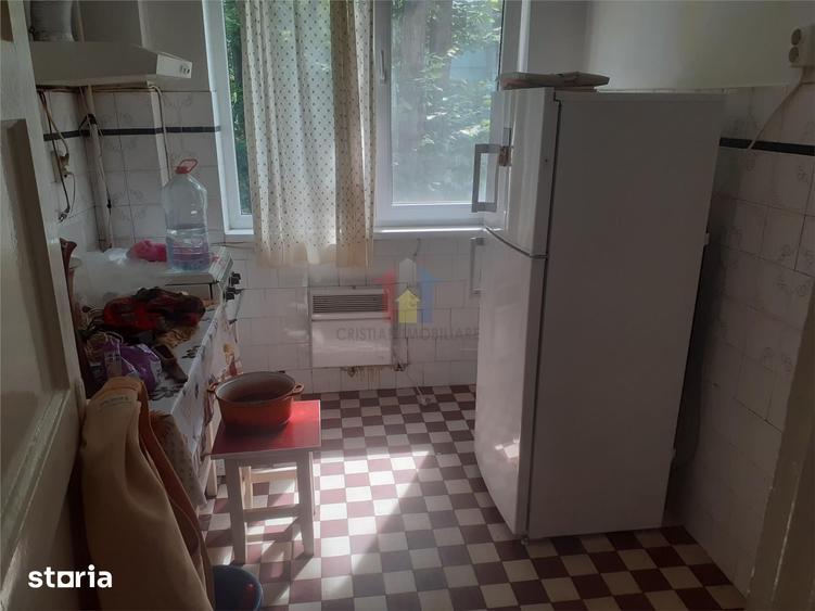 Apartament cu 3 camere semidecomandat în Hristo Botev