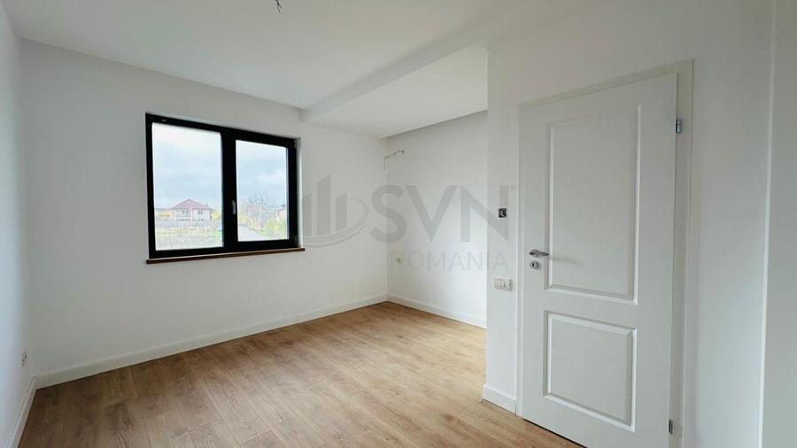 REV2004640 Vila de vanzare cu panouri solare - 13