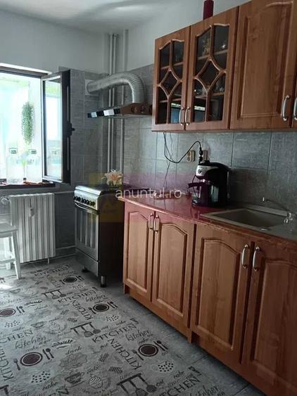 Vanzare apartament cu 3 camere Unirii stradal Vanzare apartament cu 3 camere Unirii stradal