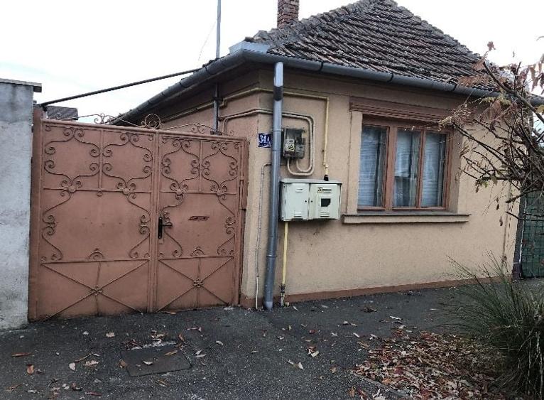 Casă cu 2 camere cu Teren 485 Mp în Iosia