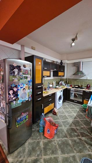 Dr Sarii,  cf 1 sporit Decomandat,  etaj3/5, 84mp, acte la zi - 4