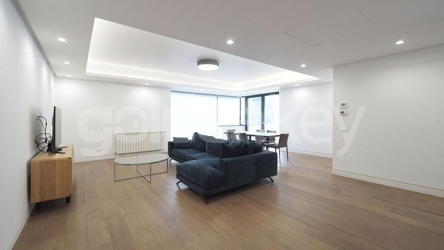 Apartament cu 4 camere decomandat, mobilat în Floreasca Apartament cu 4 camere decomandat, mobilat în Floreasca