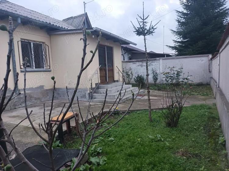 Persoana fizica inchiriez casa Valu lui Traian - 2