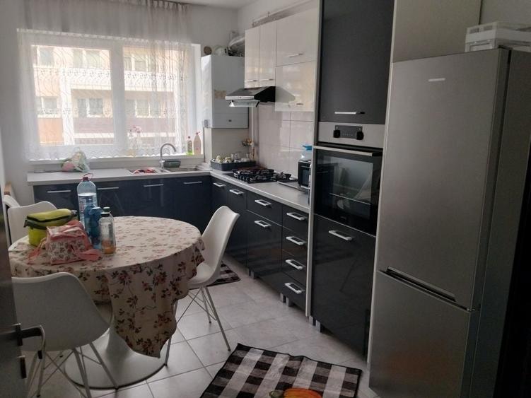 Apartament 3 camere decomandat - 2