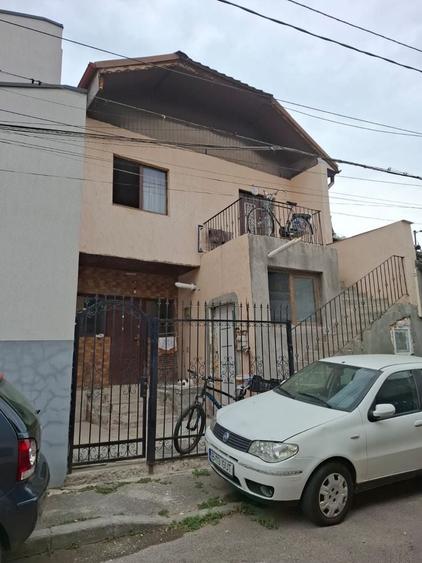 Casa etaj vila intrare separat - 1