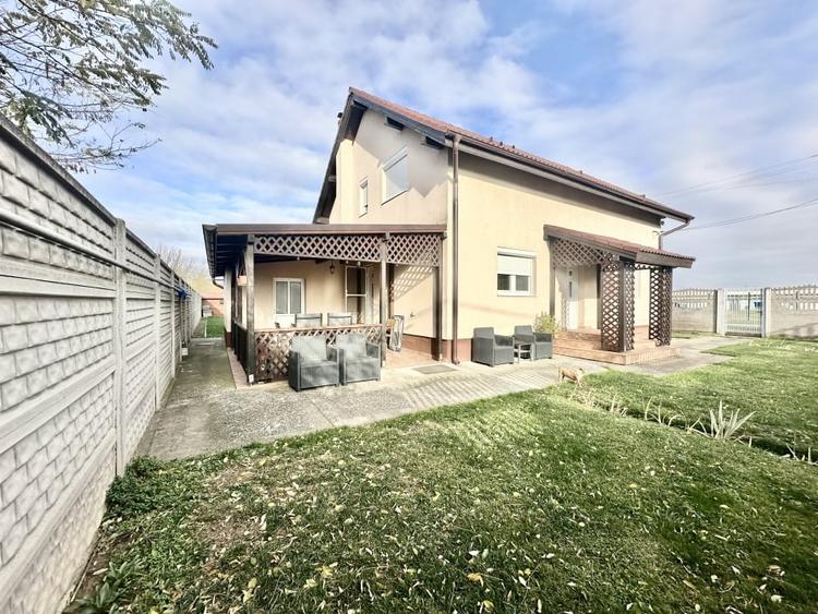 Casa individuala cu 5 camere -136mp- Mosnita Noua - Pozitie Centrala - 1