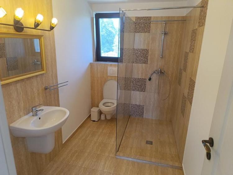 Vila 4 camere in Snagov, suprafata utila 240 mp, suprafata teren 1100 mp. - 16