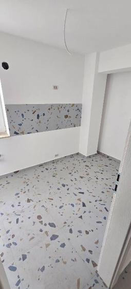 Garsoniera decomandat - zona Tractorul - 4