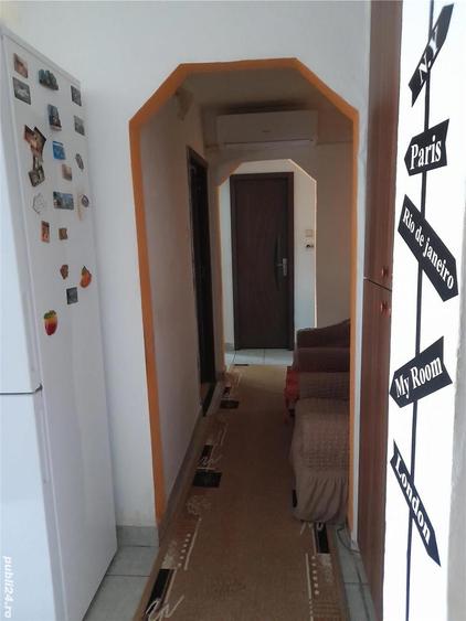 Apartament cu 3 camere decomandat în Lipovei