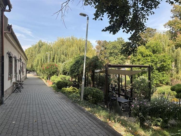 RESTAURANT GYULA | UNGARIA | PANOURI SOLARE | 245 MP |  TERASA PE LAC - 17