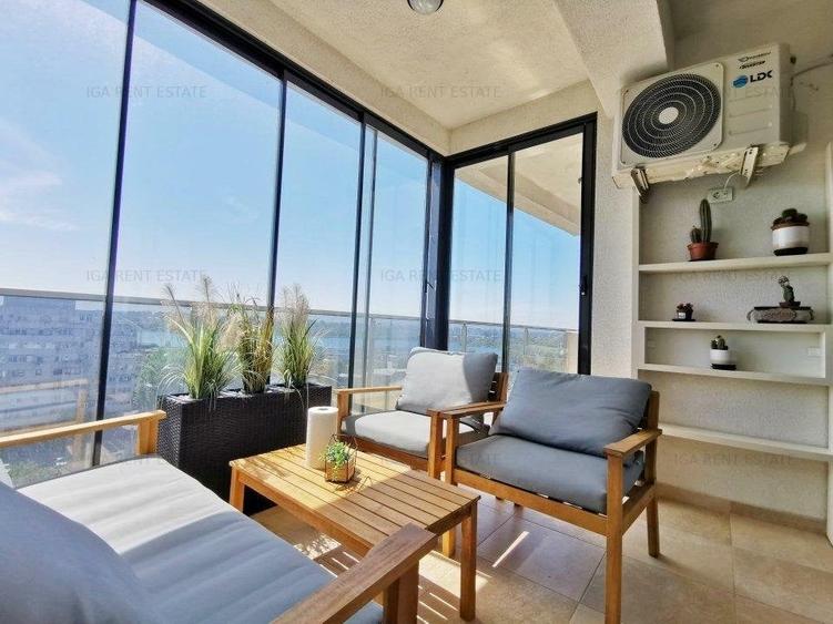 Apartament cu terasa inchisa si vedere catre lac in Faleza Nord - 1