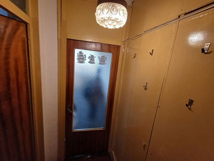 Garaoniera de vanzare - 8