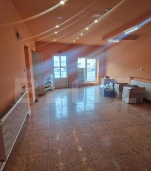 Casa in Centru Civic 4 camere , D +P+ E , PLUS SPATIU COMERC - 8