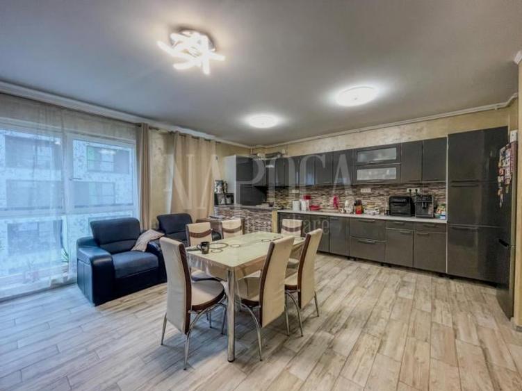 Apartament 4 camere de vanzare in Floresti - 2