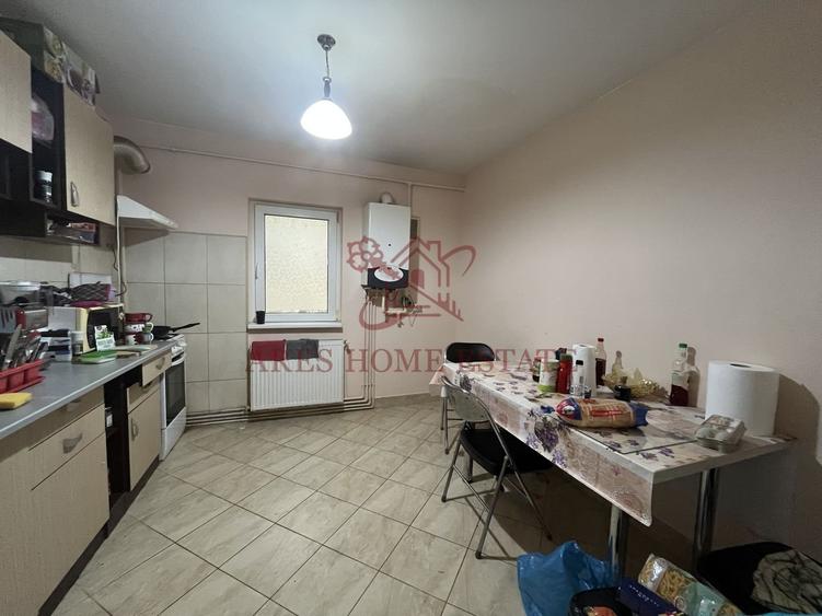 Etaj 2, centrala proprie, ideal pentru investitie - Complex - 1